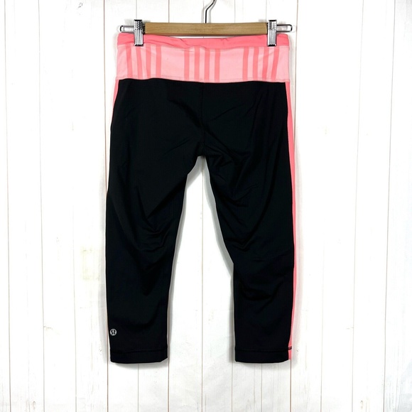 Lululemon Black Pink Stripe Crop Leggings Women's Size 6 - Picture 2 of 8